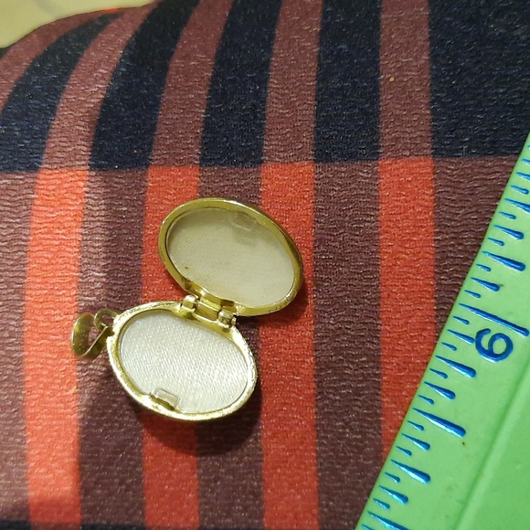 GENUINE AUTHENTIC SOLID 10K YELLOW GOLD GREEK KEY PHOTO LOCKET CHARM PENDANT - Picture 4 of 11